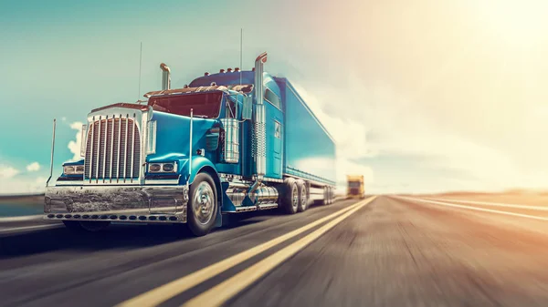 The truck runs on the highway. — Stock Photo, Image