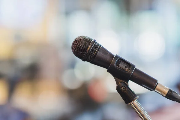 Microphone in the meeting room. — Stock Photo, Image