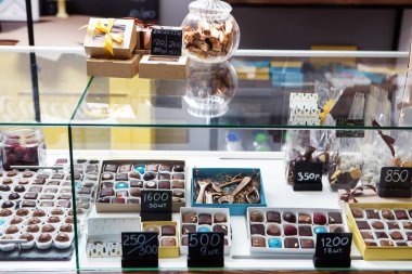 çikolata ile vitrin