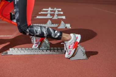 yolda atletik ekipman