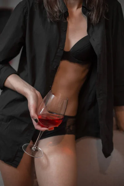 Cute women's alcoholism — Stock Photo, Image