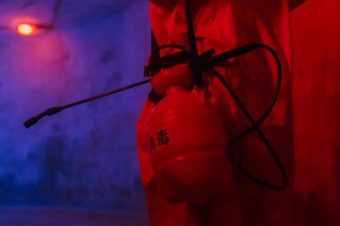 Sprey, yüzey tedavisinde kullanılan sarı bir virüs uzmanıdır.