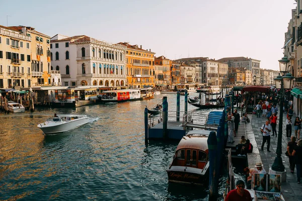 Soirée Venise Avec Coucher Soleil Sur Grand Canal Nombreux Bateaux — Photo