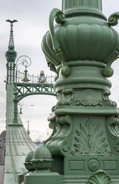 Liberty Bridge i Budapest, Ungern. — Stockfoto