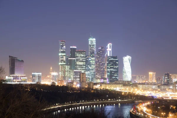 Moszkvai nemzetközi üzleti központ éjjel. — Stock Fotó