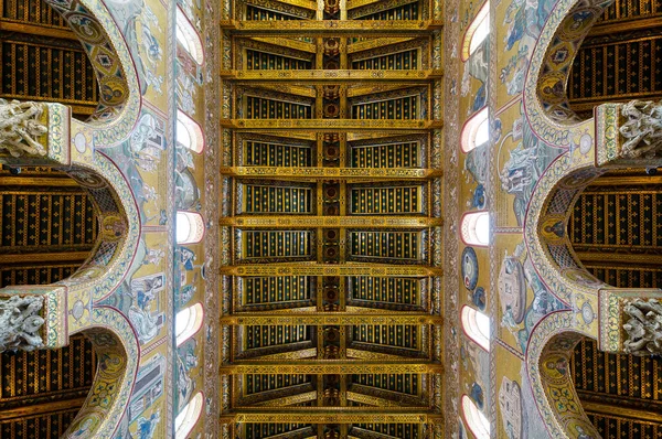 Teto na Catedral de Montreale ou Duomo di Monreale . — Fotografia de Stock