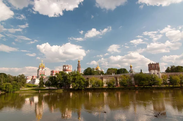 Μοναστήρι του Νοβοντέβιτσι, Μόσχα. Μνημείο παγκόσμιας κληρονομιάς της UNESCO. — Φωτογραφία Αρχείου