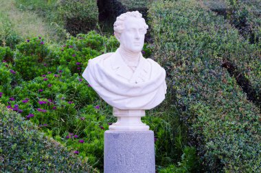 Stesichorus'da Meydanı ve Bellini'nın anıt