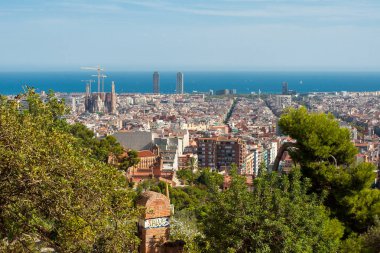 Barcelona Park Guell panoramik manzaralı.