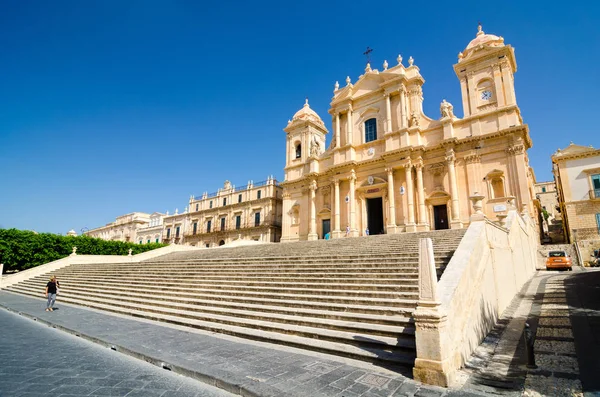 La Catedral de Noto es una iglesia católica en Sicilia, Italia. . — Foto de Stock