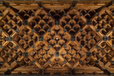 Palau Guell mimar Antoni Gaudi tarafından tasarlanmış tavan.