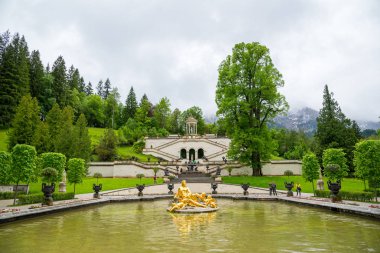 Linderhof sarayıdır Schloss Almanya, güneybatı Bavyera.