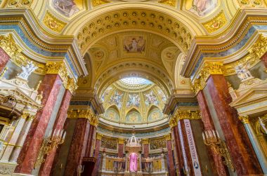 Roma Katolik Kilisesi St. Stephen Bazilikası'nın iç.