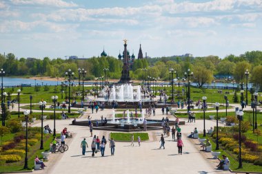 Yaroslavl, Rusya anıt ve çeşmeler sokak görünümü