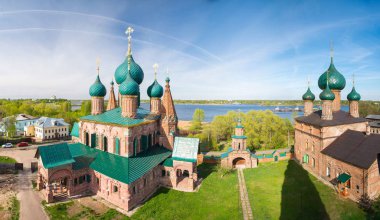 Yaroslavl, Rusya'nın altın yüzük kiliselerde topluluğu.