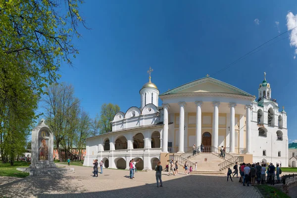 La iglesia ortodox del Monasterio de Spaso-Preobrazhensky. Yaroslavl, Rusia —  Fotos de Stock