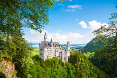 Dünyaca ünlü Neuschwanstein Şatosu, Romanesk güzel görünümü