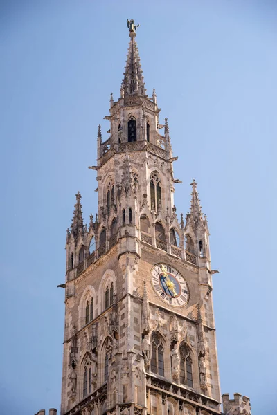 Tornet av det nya stadshuset. Marienplatz, München, Bayern, tyska — Stockfoto