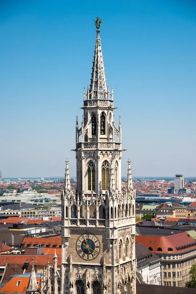 Torre del Ayuntamiento Nuevo. Marienplatz, Munich, Baviera, Alemán — Foto de Stock