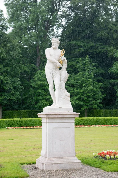 ニンフェンブルク宮殿の Dominik Auliczek 木星像. — ストック写真