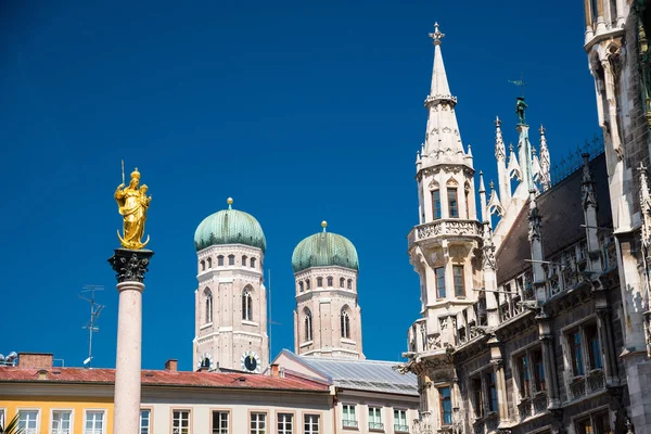 New Town Hall, Frauenkirche ve Meryem Ana heykeli altın