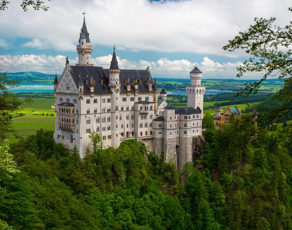 Panoramautsikt över slottet Neuschwanstein, sydvästra Bayern, — Stockfoto