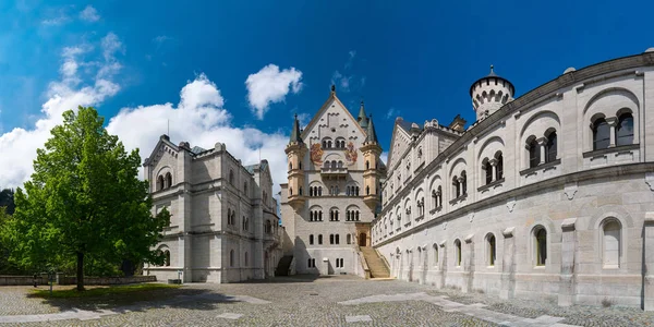 Panorama zámku Neuschwanstein. Bavorsko, Německo. — Stock fotografie