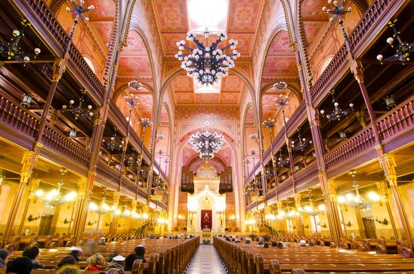 Wnętrze Wielka Synagoga w Budapeszcie, Węgry. — Zdjęcie stockowe