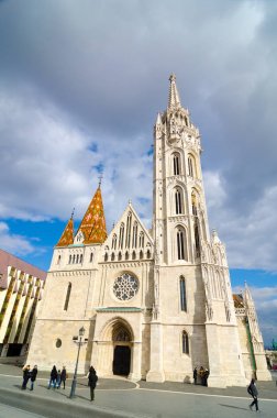 BUDAPEST, HUNGARY - 20 Şubat 2016: Budapeşte 'deki St. Matthias Kilisesi. Macaristan 'daki ana tapınaklardan biri..