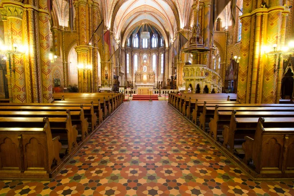 Interiör av Matthias kyrkan i Budapest, Ungern — Stockfoto