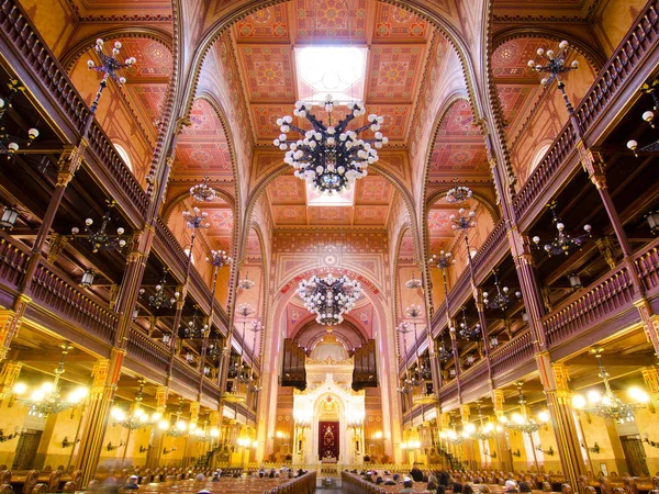 Wnętrze Wielka Synagoga w Budapeszcie, Węgry. — Zdjęcie stockowe