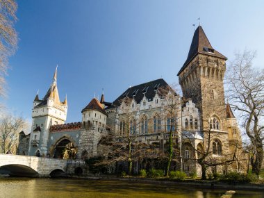 BUDAPEST, HUNGARY - 22 Şubat 2016: Vajdahunyad Şatosu Macaristan 'ın Budapeşte kentinde bulunan bir şato..