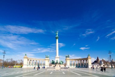 Kahramanlar Meydanı - Budapeşte, Macaristan için büyük kareler Millennium Anıtı.