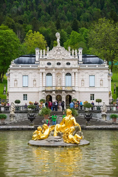 Slot Linderhof Palace is een Schloss in Zuidwest-Beieren, Duitsland. — Stockfoto