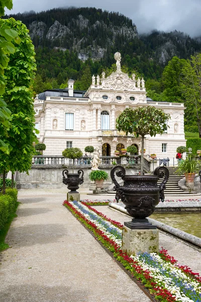 Palácio de Linderhof na Baviera Alemanha, um dos castelos do antigo rei Luís II — Fotografia de Stock