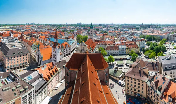 Munich Panorama with old town hall. Bavaria, Germany — Stock Photo, Image
