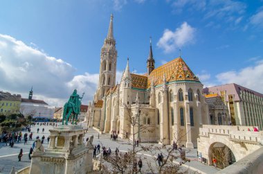 Budapeşte 'deki St. Matthias Kilisesi. Macaristan 'daki ana tapınaklardan biri..