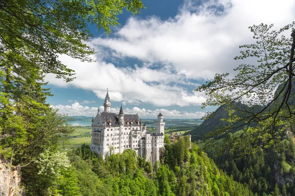 Neuschwanstein, landschap Panorama van het kasteel sprookje in Duitsland — Stockfoto