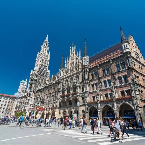 Turm des neuen Rathauses - neues rathaus. München, Deutschland. — Stockfoto