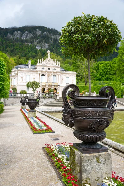 Palácio de Linderhof na Baviera Alemanha, um dos castelos do antigo rei Luís II — Fotografia de Stock