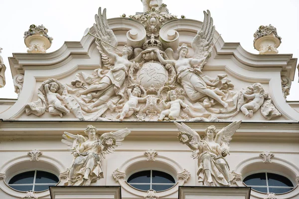 Detalhe da fachada do Castelo Rei Luís II Linderhof, na Baviera, Alemanha — Fotografia de Stock