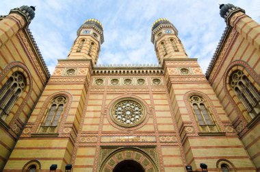 Büyük sinagog Dohany sokakta dış. Budapeşte, Macaristan.