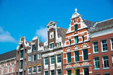Hollanda, Amsterdam 'da geleneksel eski binalar