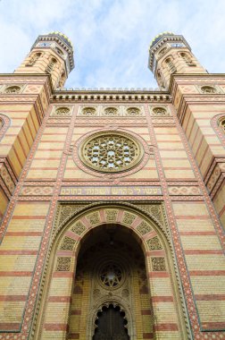 Büyük sinagog Dohany sokakta dış. Budapeşte, Macaristan.