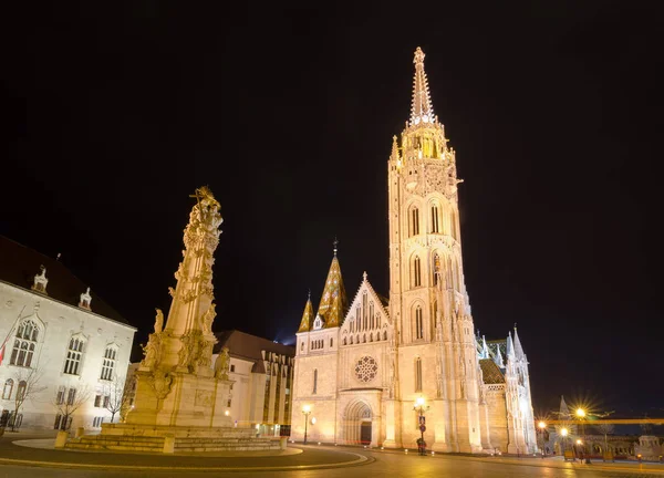 Night view of the Matthias Church in Budapest Hungary — Stock Photo, Image