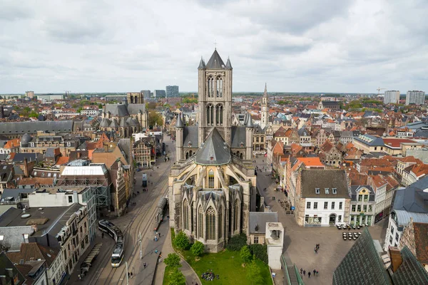 Ghent merkezi Aziz Nikolaos Kilisesi Belçika ile üzerinde havadan görünümü.