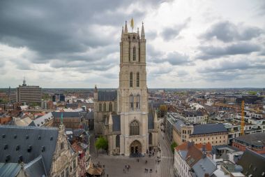 Ghent Merkezi Saint Bavo Katedrali, Belçika ile üzerinde havadan görünümü