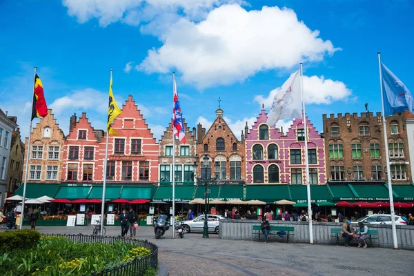 Brujas Bélgica Abril 2017 Turistas Lado Norte Grote Markt Plaza — Foto de Stock
