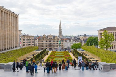 Brüksel, Belçika-Nisan 22, 2017: Brüksel, Belçika 'da yükseltilmiş noktadan görüldüğü gibi sanat veya Kunstberg bahçeleri Mount.