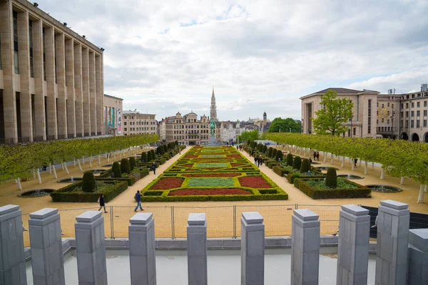 Brüksel, Belçika-Nisan 22, 2017: Brüksel, Belçika 'da yükseltilmiş noktadan görüldüğü gibi sanat veya Kunstberg bahçeleri Mount.